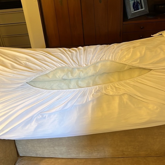 Beautyrest Queen quilted top mattress covers. - Picture 3 of 7